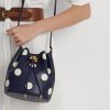 Rafine Lacivert/Vanilya Kadın Ralph Lauren Polka Noktalı Orta Boy Andie El Çantası Rafine Lacivert/Vanilya Kadın Ralph Lauren Polka Noktalı Orta Boy Andie El Çantası